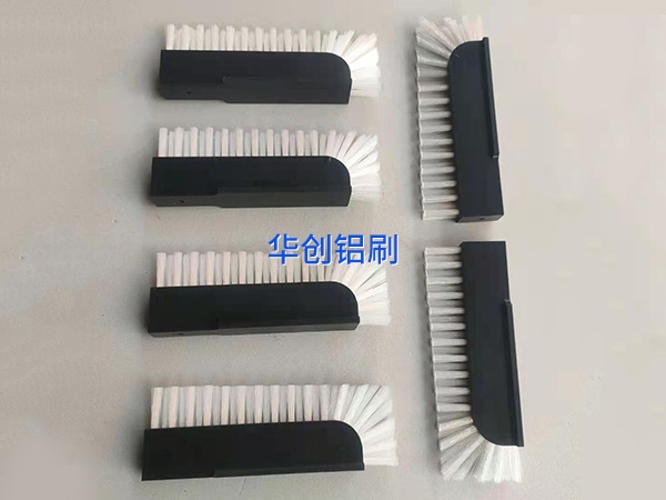 你知道該如何進(jìn)行毛刷輥的清潔工作嗎？